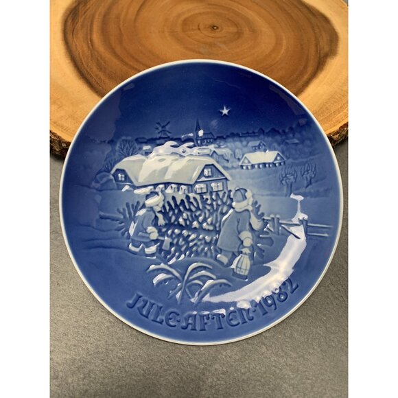 Bing & Grondahl 1982 Jule After Christmas Plate Blue & White Porcelain Collectib - Picture 4 of 5